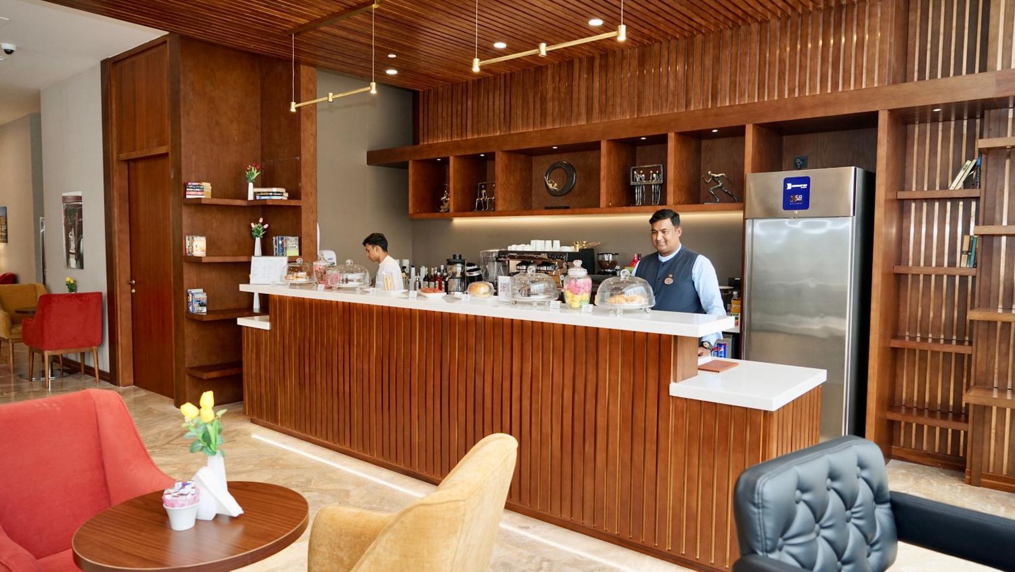 Kyriad Hotel サラーラ エクステリア 写真