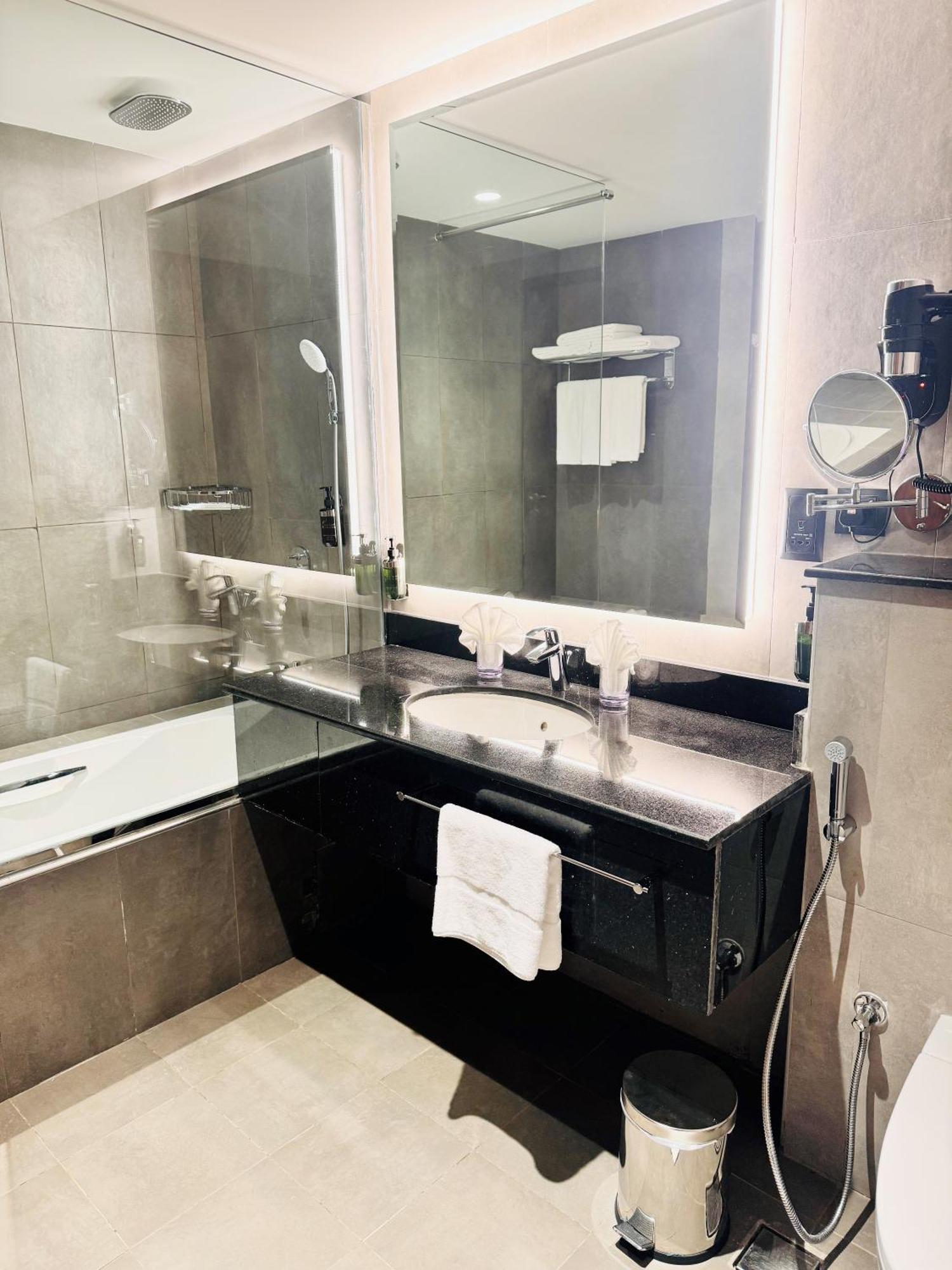 Kyriad Hotel サラーラ エクステリア 写真